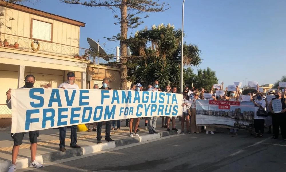 Συγκέντρωση διαμαρτυρίας στην Δερύνεια για την πρόκληση στα Βαρώσια